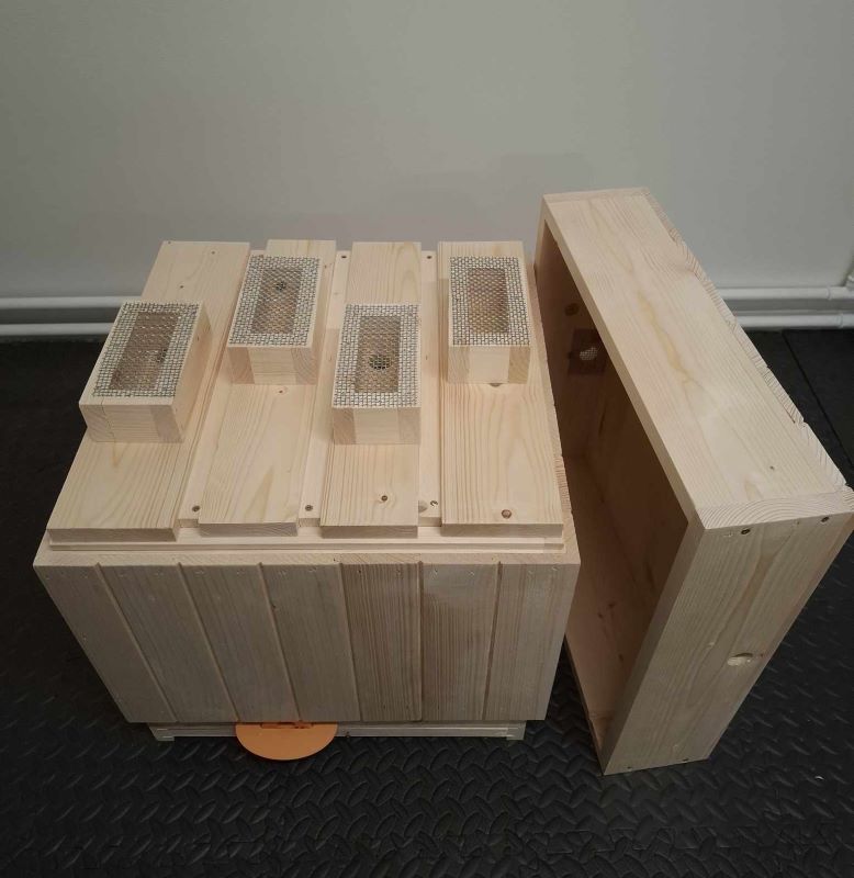 Oplodniačik – úľ  na 4 rodiny -Liebigove dno