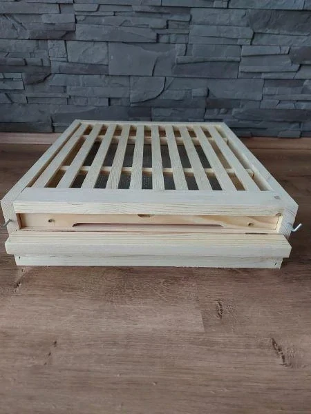 Včelí úľ presklený presklený zo stavebným rámikom 