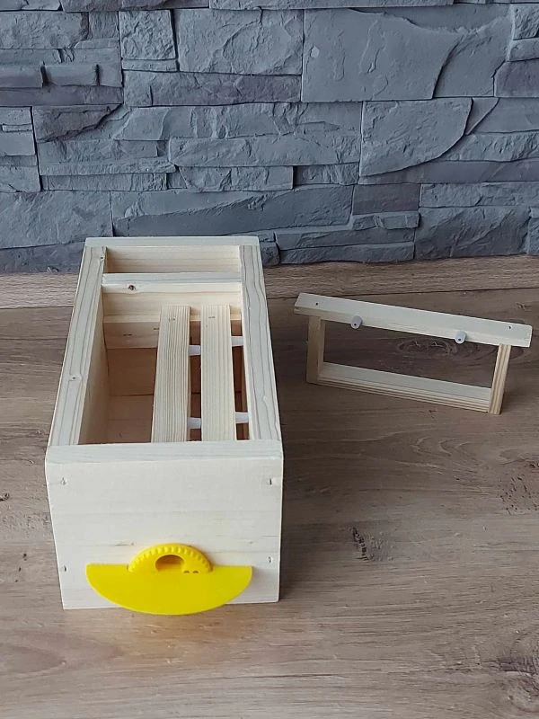 Oplodniačik na mini rámiky – úlik na chov včelích matiek