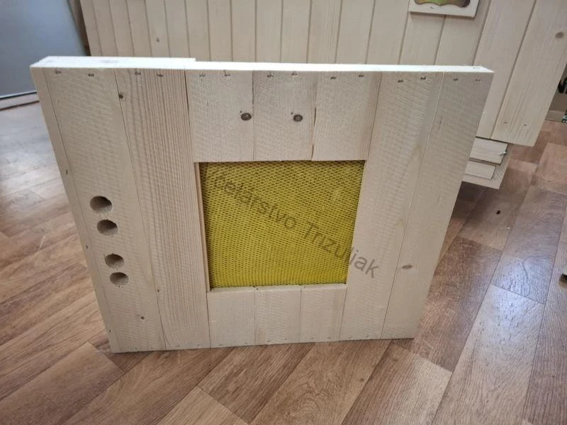 Konopná uteplivka / rám na kŕmenie 