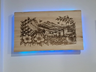LED gravírovaný obraz Včelárstvo – masívna lipa